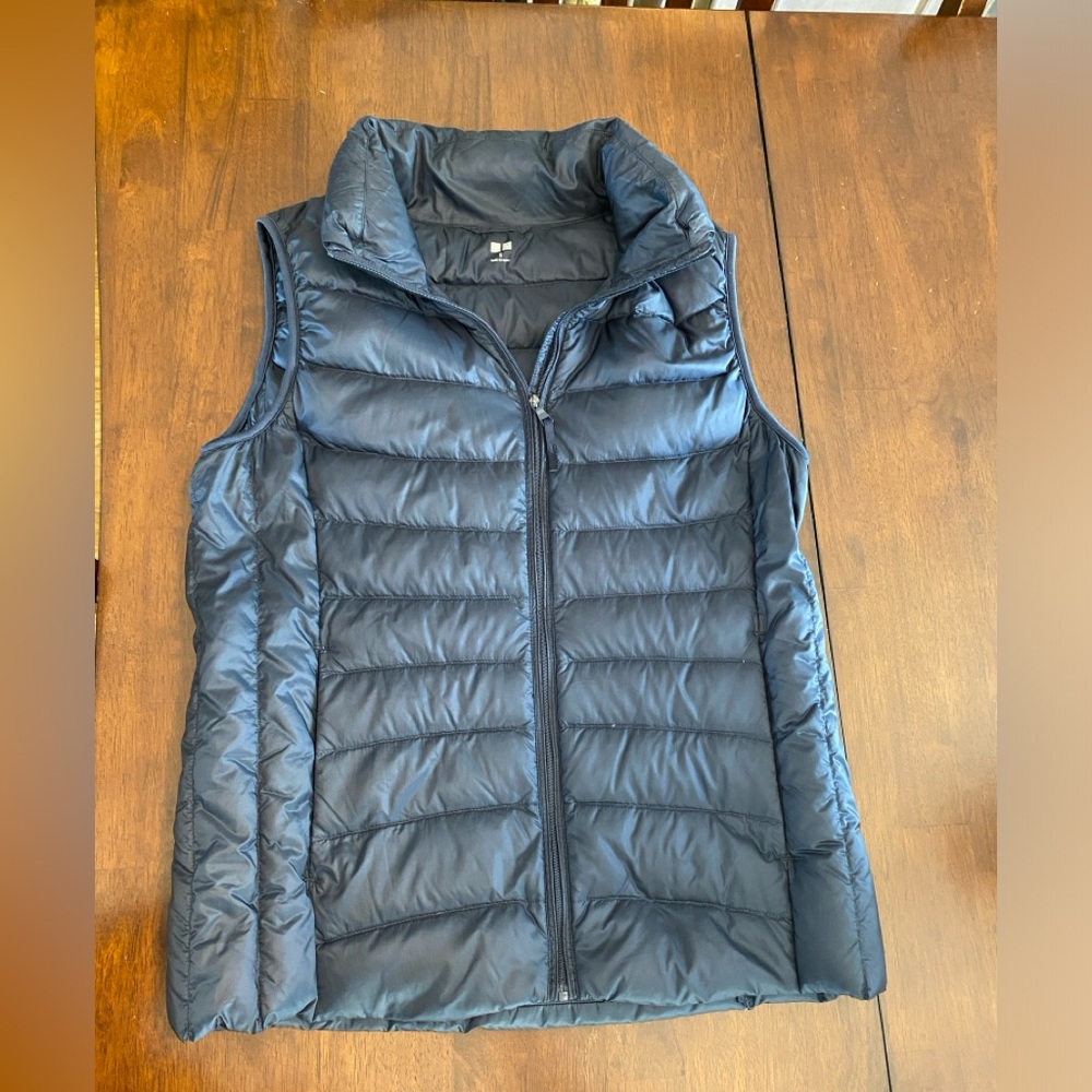 Uniqlo Women's Puffer Vest - Navy